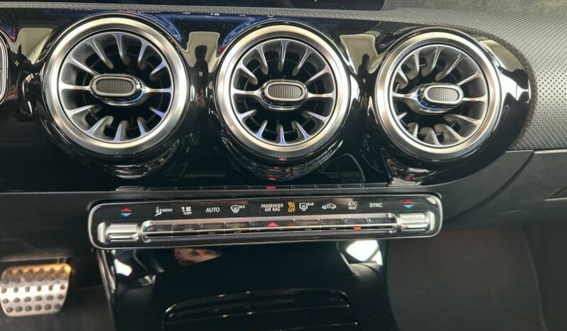 
								MERCEDES-BENZ CLA Shooting Brake full									