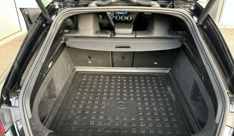 
								MERCEDES-BENZ CLA Shooting Brake full									