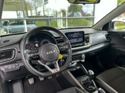 
										KIA Stonic full									