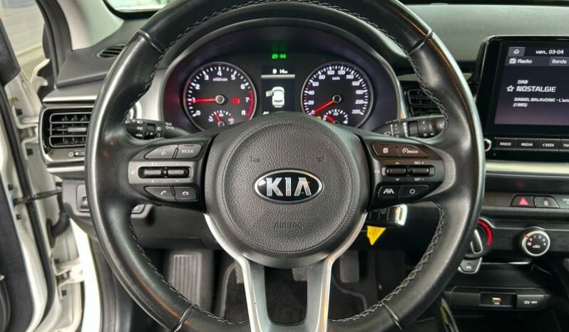 
								KIA Stonic full									