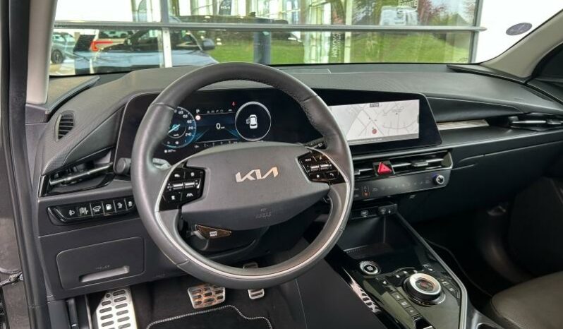 
								KIA Niro full									