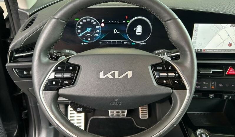 
								KIA Niro full									