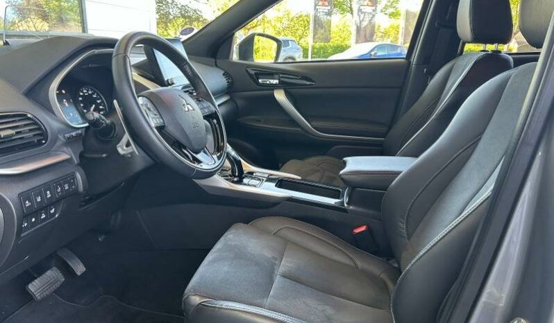 
								MITSUBISHI Eclipse Cross full									