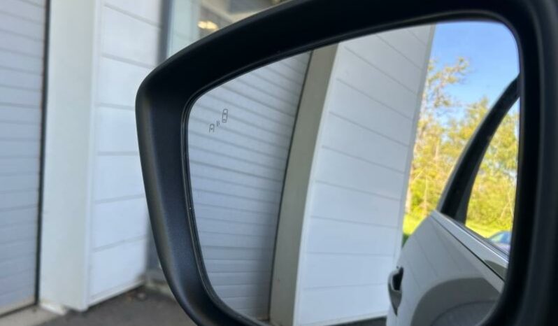 
								MITSUBISHI Eclipse Cross full									