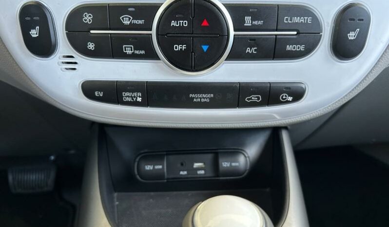 
								KIA Soul EV full									