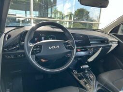 
										KIA Niro full									