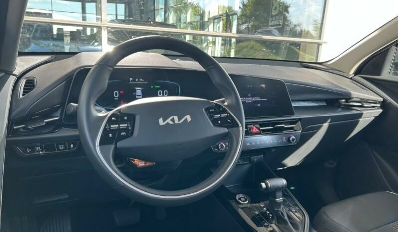 
								KIA Niro full									