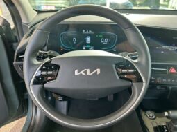 
										KIA Niro full									