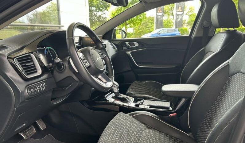 
								KIA XCeed full									