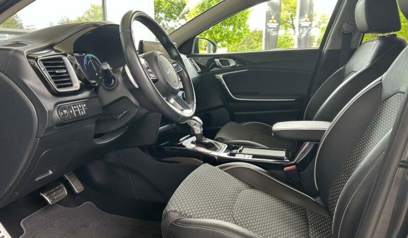 
								KIA XCeed full									