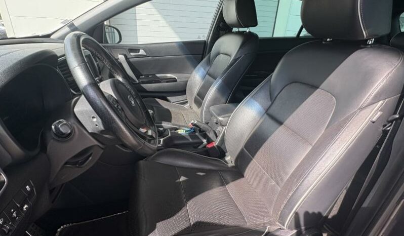 
								KIA Sportage full									