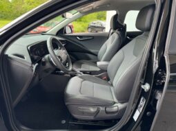 
										KIA Niro full									