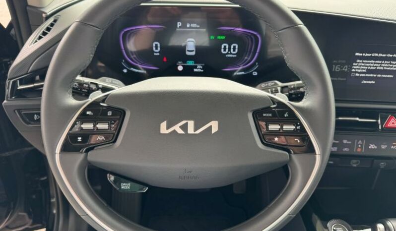 
								KIA Niro full									