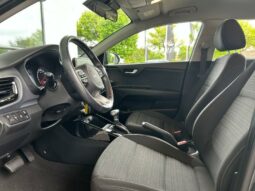 
										KIA Stonic full									