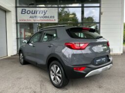 
										KIA Stonic full									