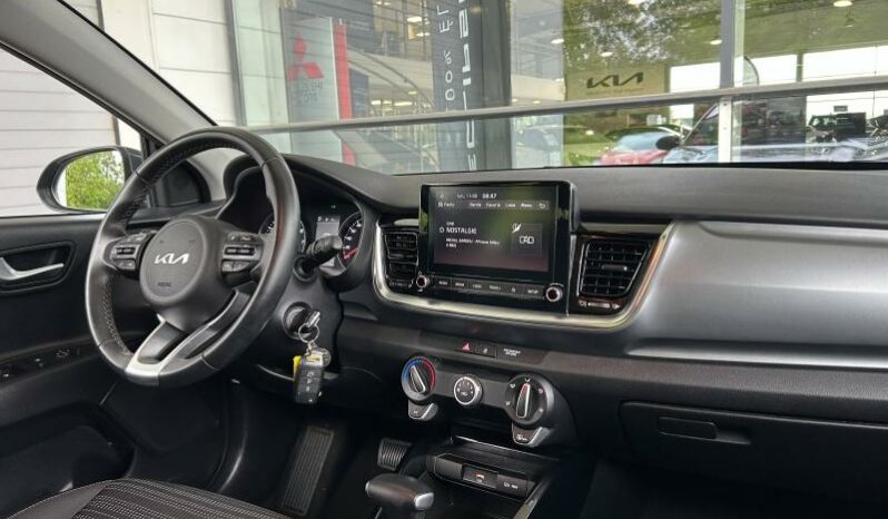 
								KIA Stonic full									