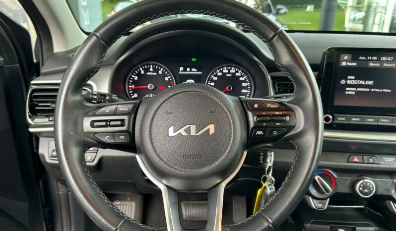 
								KIA Stonic full									