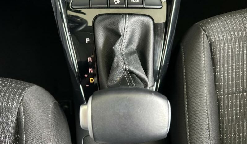 
								KIA Stonic full									