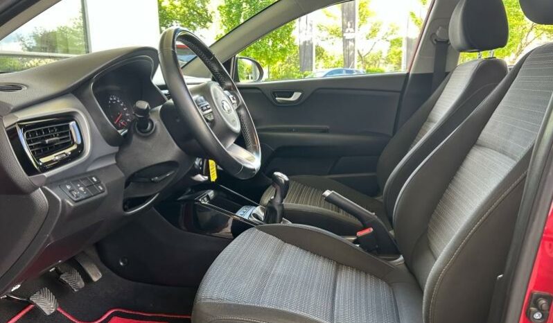 
								KIA Stonic full									