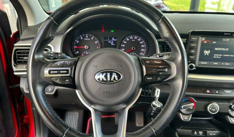 
								KIA Stonic full									