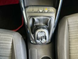 
										KIA Stonic full									