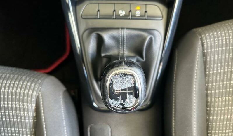 
								KIA Stonic full									