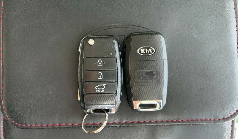 
								KIA Stonic full									