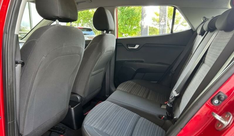 
								KIA Stonic full									