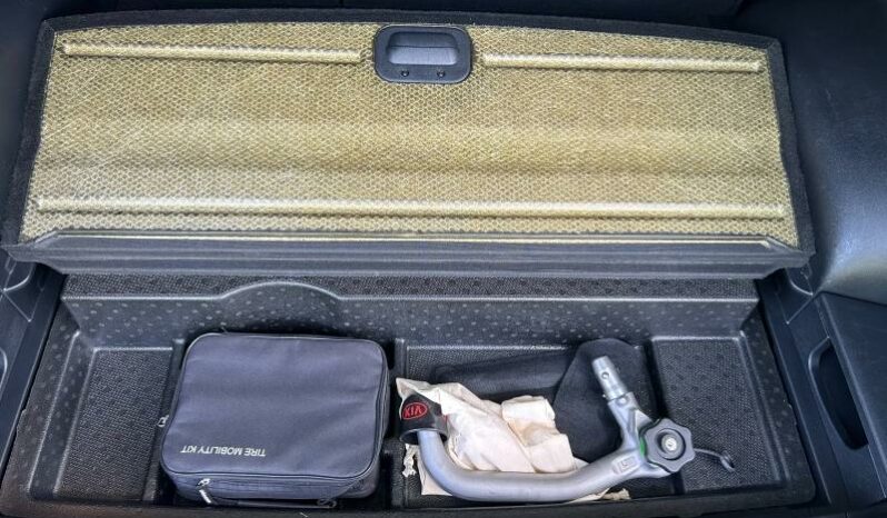 
								KIA Sportage full									