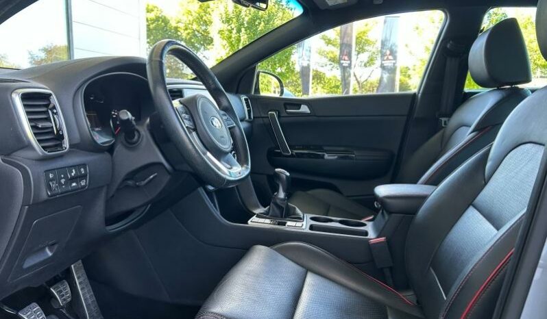 
								KIA Sportage full									