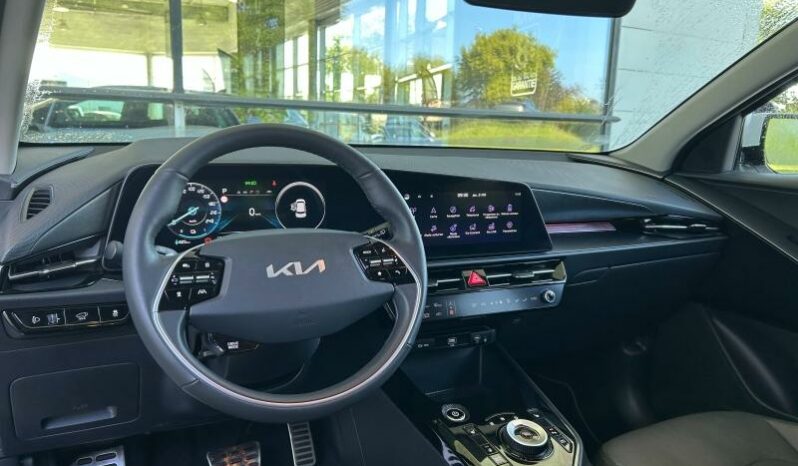 
								KIA Niro full									