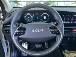 
										KIA Niro full									