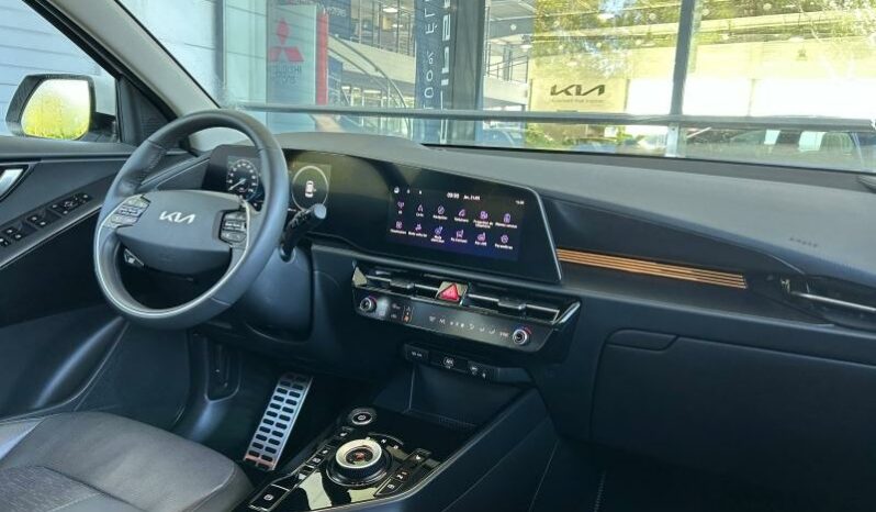 
								KIA Niro full									