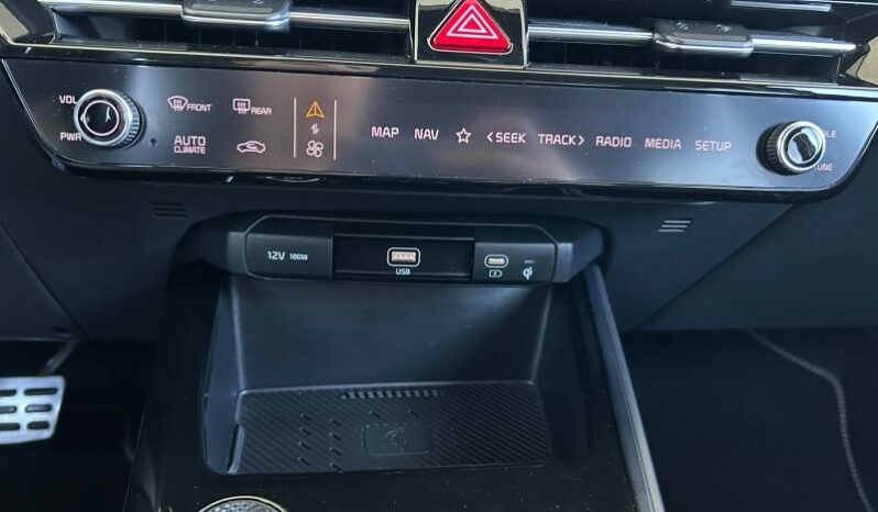 
								KIA Niro full									