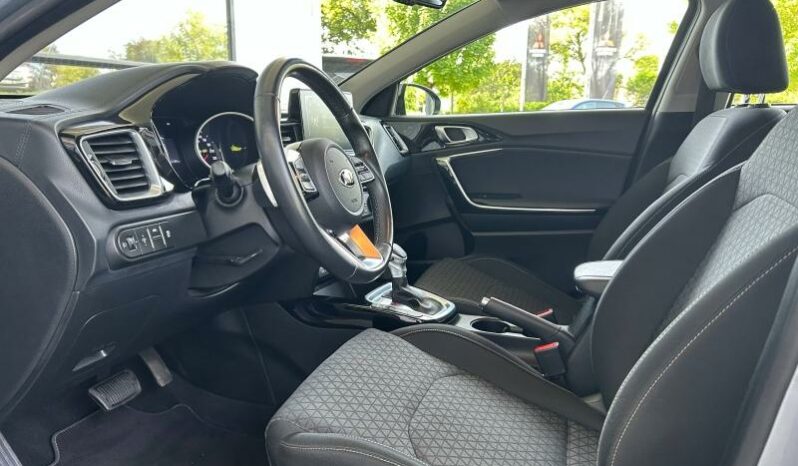 
								KIA Ceed full									