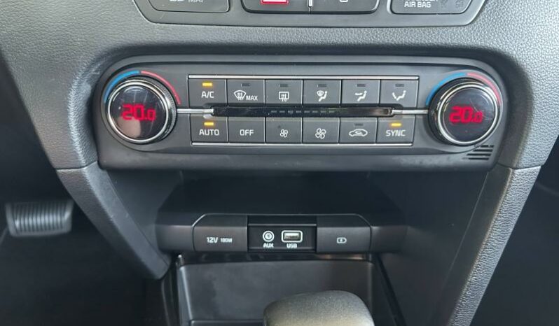 
								KIA Ceed full									