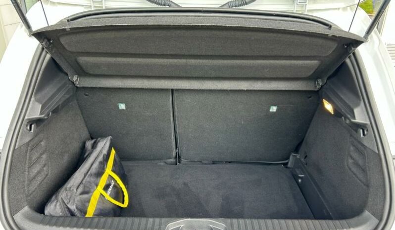 
								RENAULT Clio full									
