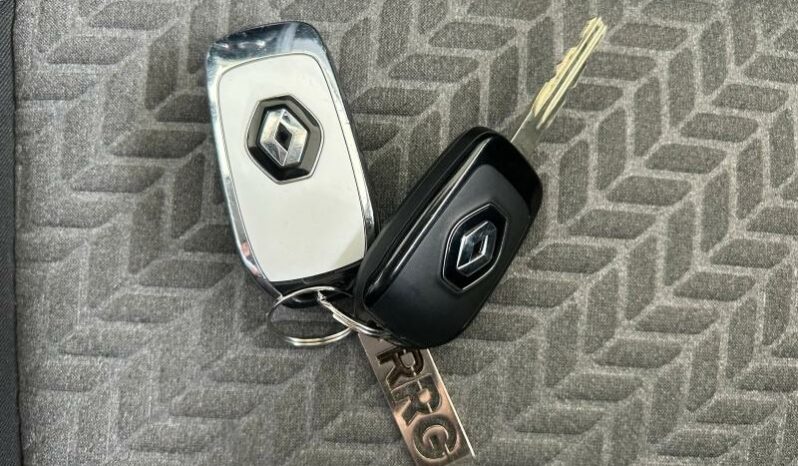 
								RENAULT Clio full									