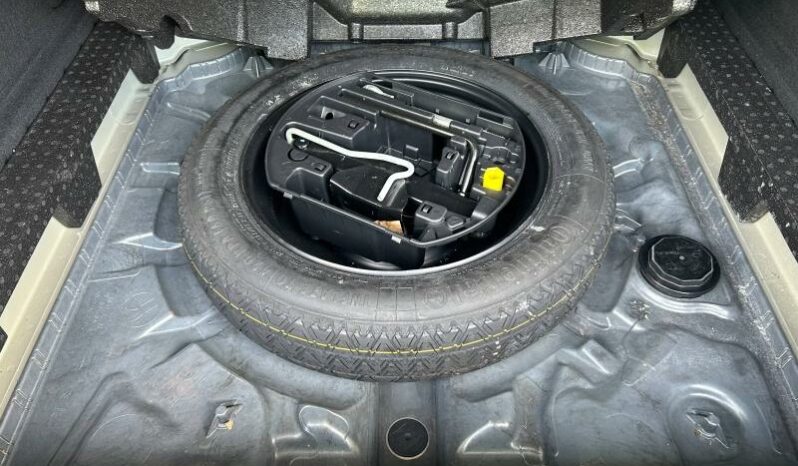 
								PEUGEOT 308 SW full									