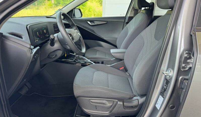
								KIA Niro full									