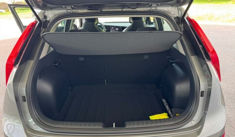 
								KIA Niro full									