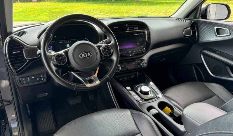 
								KIA e-Soul full									