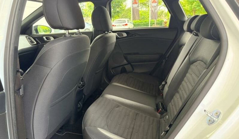 
								KIA Ceed full									