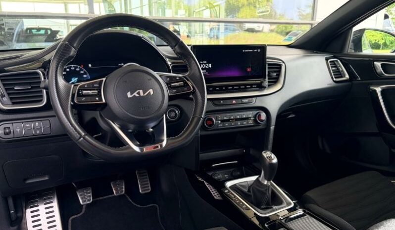 
								KIA Ceed full									