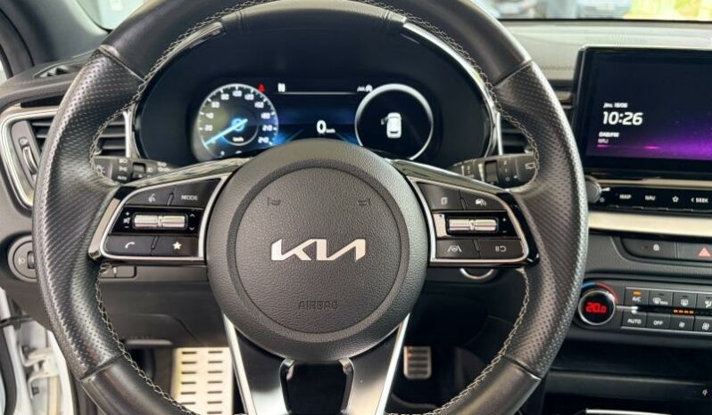 
								KIA Ceed full									