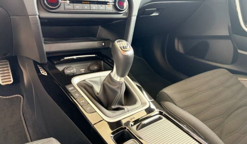 
								KIA Ceed full									