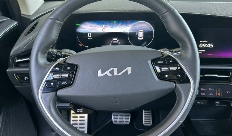 
								KIA Niro full									