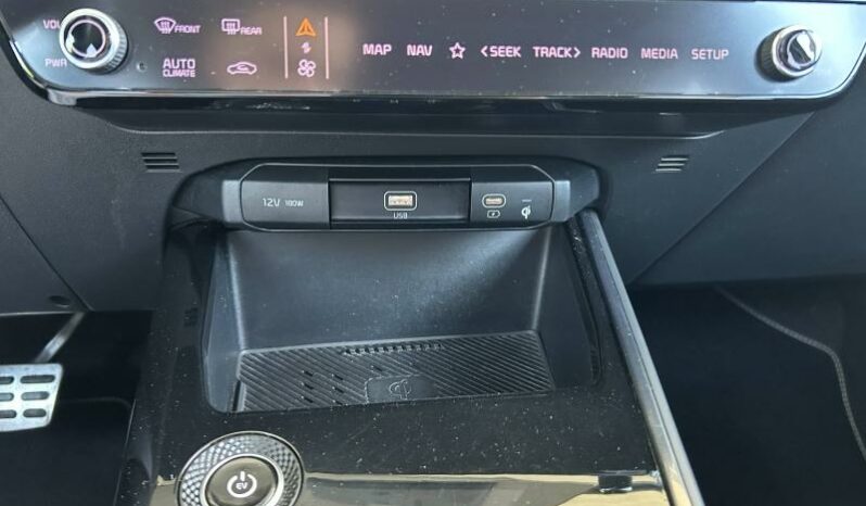 
								KIA Niro full									