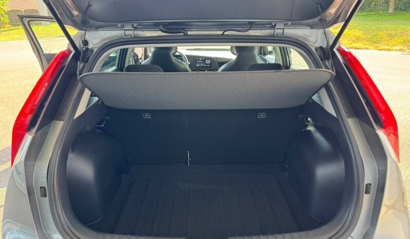 
								KIA Niro full									