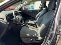 
										KIA Niro full									